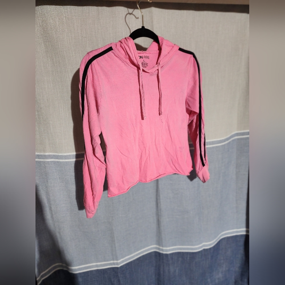 Onfire pink black crop top